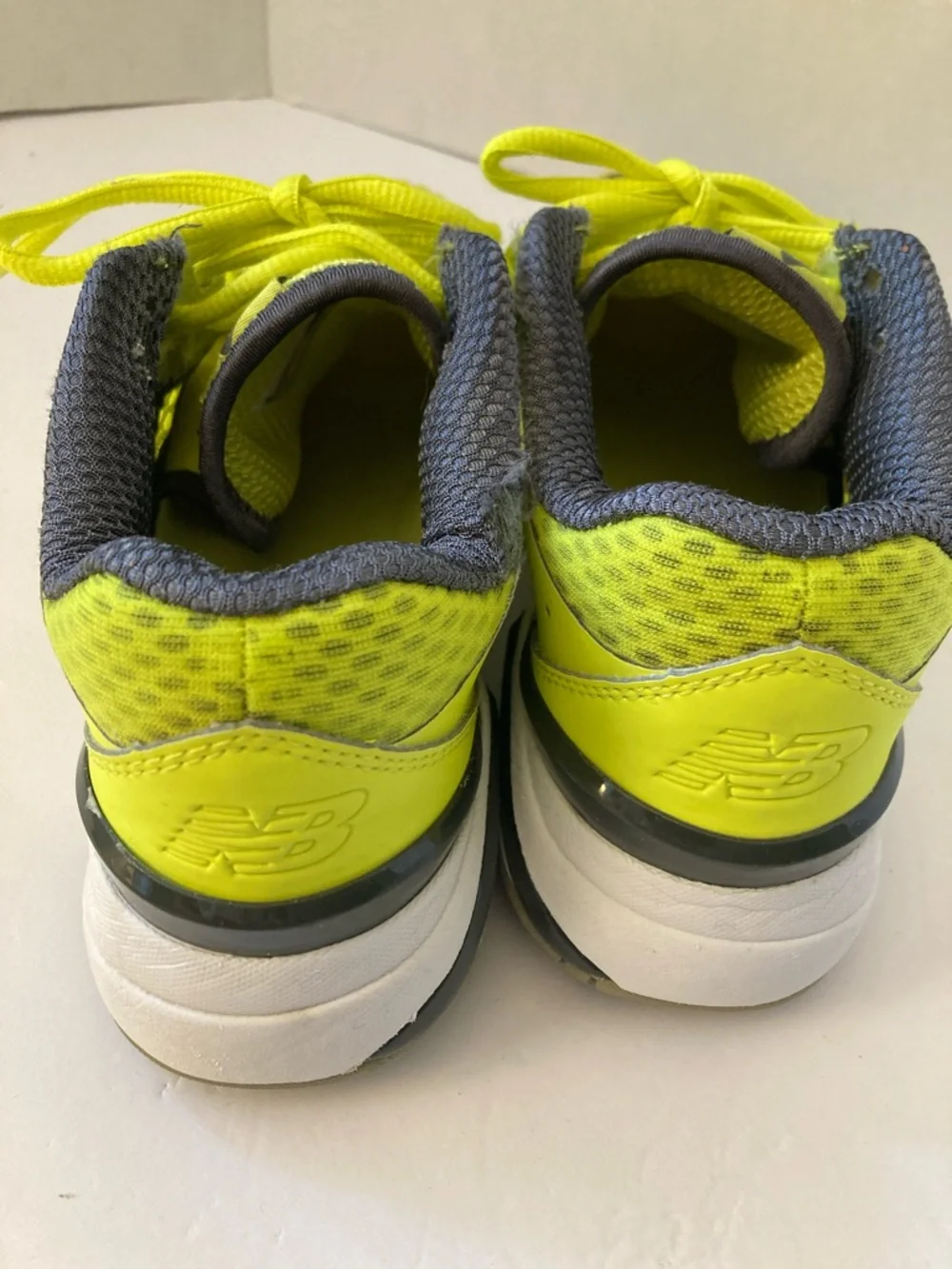 New Balance womens 1296. Neon Yellow Athletic Sneakers size 5